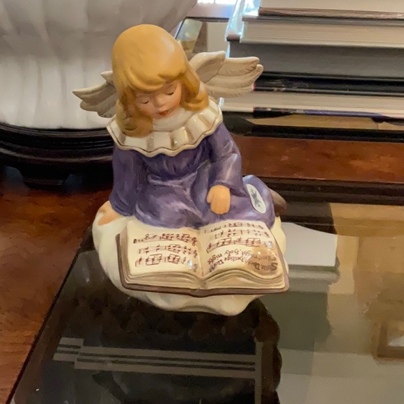Mint condition vintage GOEBEL Music Box!Plays Silent Nightfrom late 80’s?